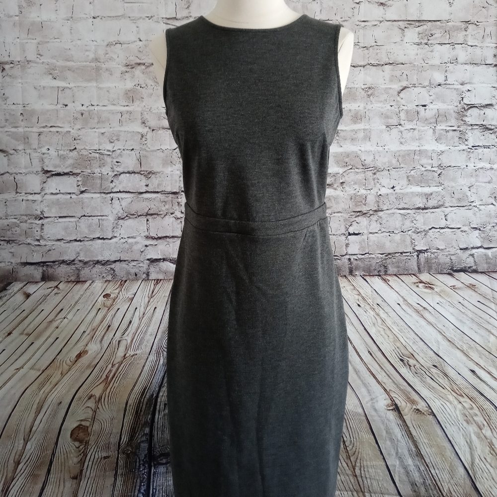 Cupcakes and cashmere  Gray Cocktail Dress NEW M